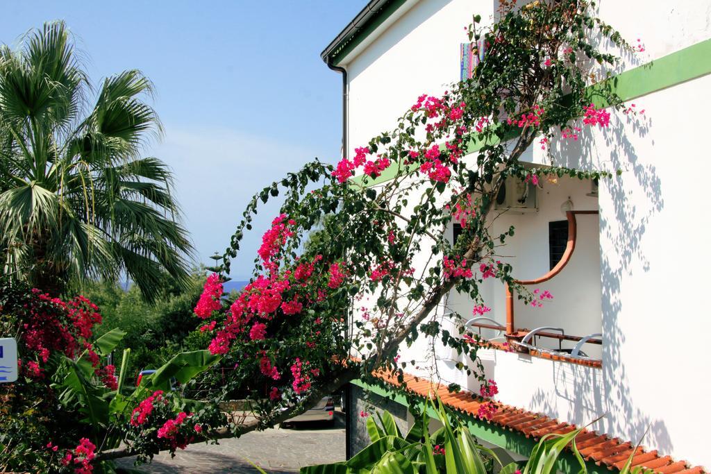 Hotel Marinella Capo Vaticano Exterior foto