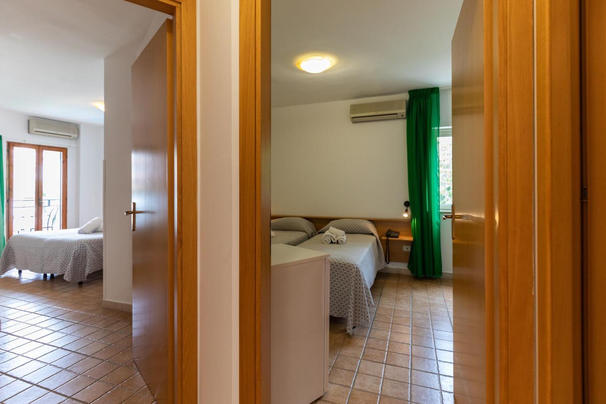 Hotel Marinella Capo Vaticano Exterior foto